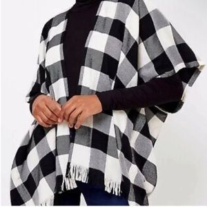 Worn few women’s Loft buffalo plaid wraps size xs/s